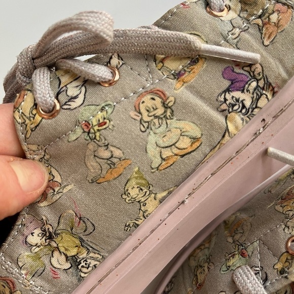 Toms Limited Edition Disney Seven Dwarfs Lenny Lace Up low top Kids Sneakers - Picture 4 of 12